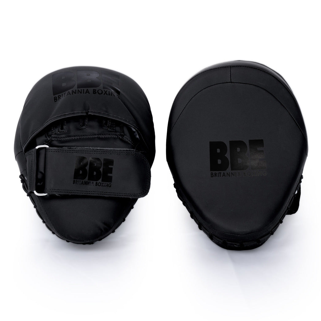 Coussinets de boxe incurvés noirs mats pour crochets et coups de poing BBE Boxing