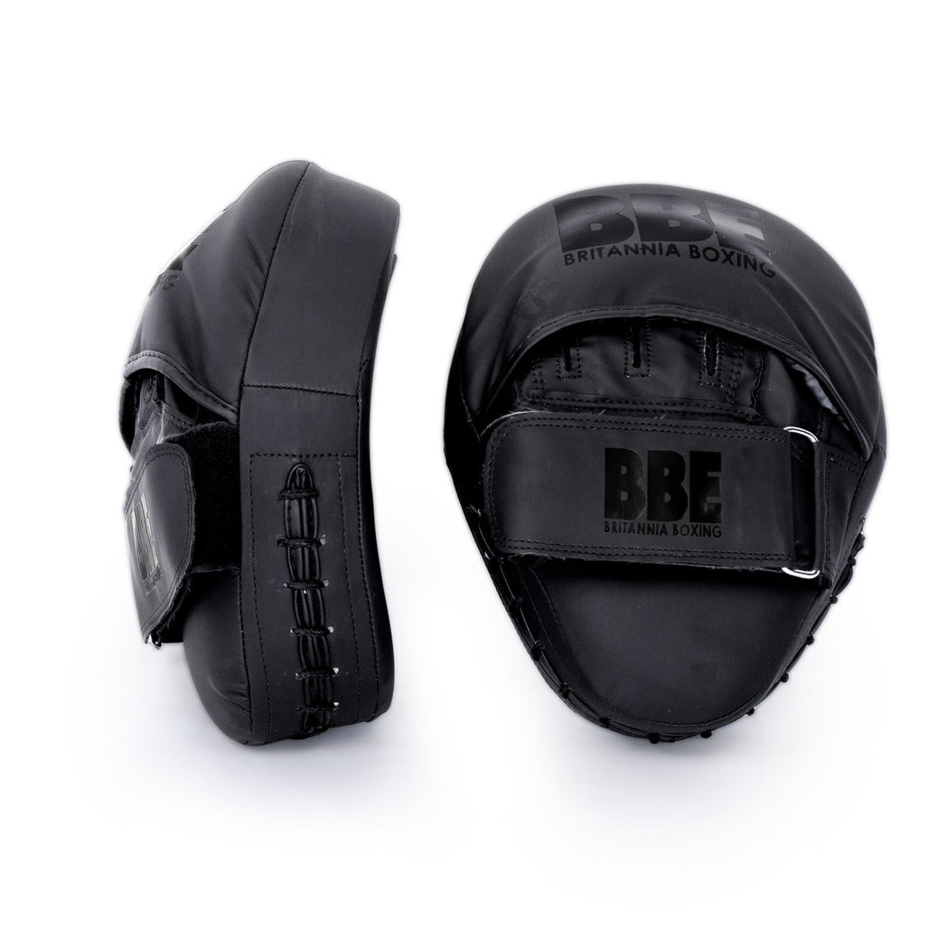 Coussinets de boxe incurvés noirs mats pour crochets et coups de poing BBE Boxing
